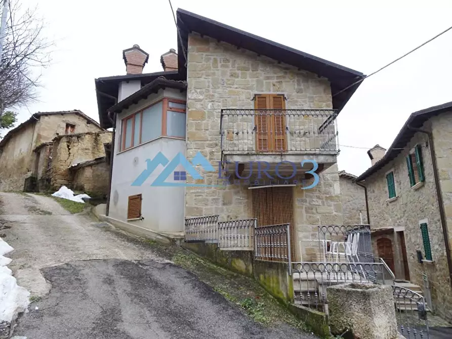 Immagine 1 di Casa di paese in vendita  in trivigliano 1 a Ascoli Piceno