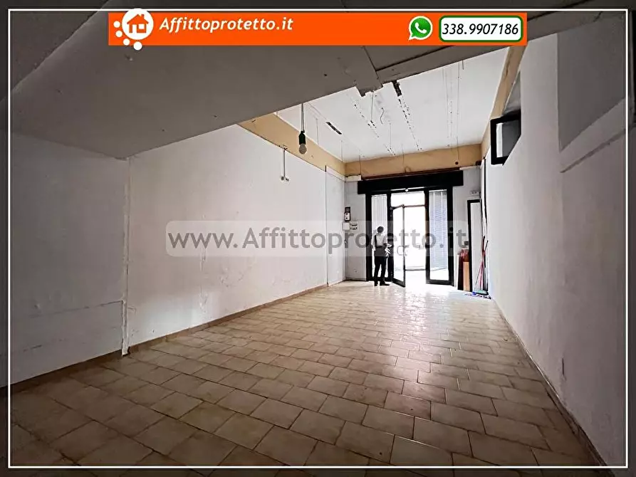 Immagine 3 di Negozio in vendita  in Via Lavanga 76 a Formia