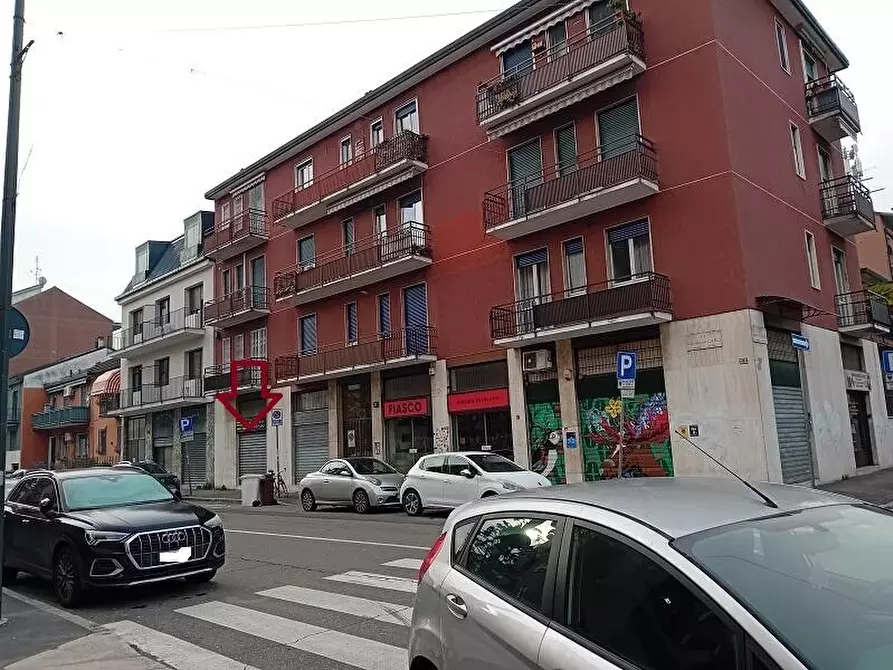 Immagine 1 di Negozio in vendita  in via Gian rinaldo Carli 39 a Milano