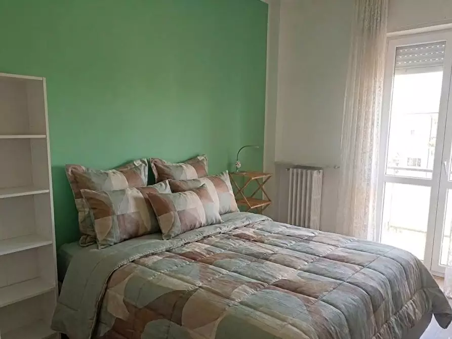 Immagine 1 di Stanza singola in affitto  a Bovisio-Masciago