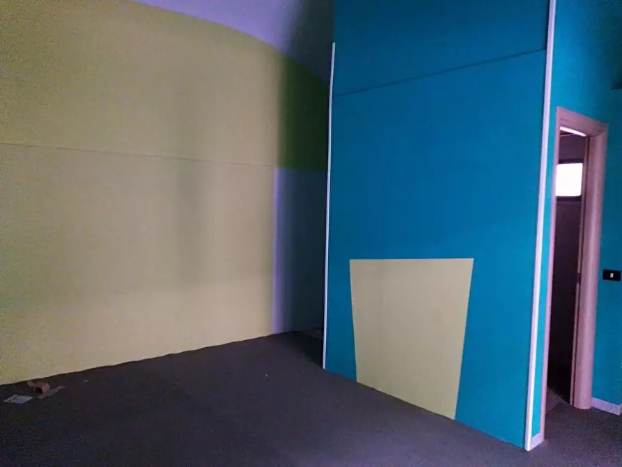 Immagine 4 di Locale commerciale in vendita  in Via Onofrio Tortora  1 a Sarno