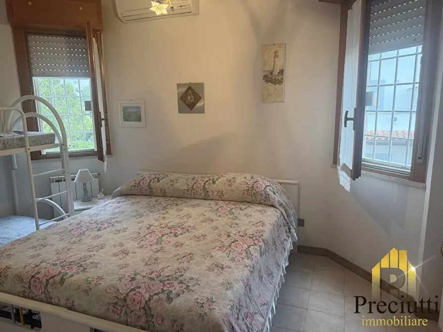 Immagine 17 di Villa in vendita  in VIA DELLA PINETA DI FREGENE 1 a Fiumicino