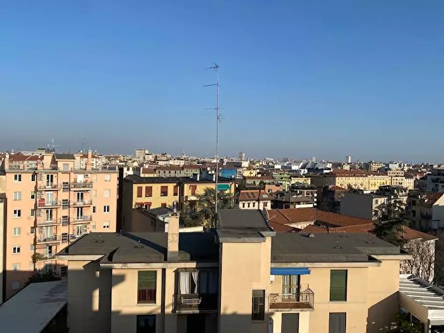Immagine 1 di Abitazione tipica in vendita  a Milano