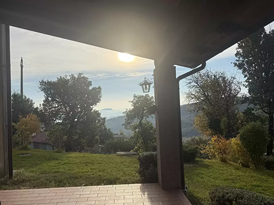 Immagine 2 di Casa indipendente in vendita  a Tizzano Val Parma