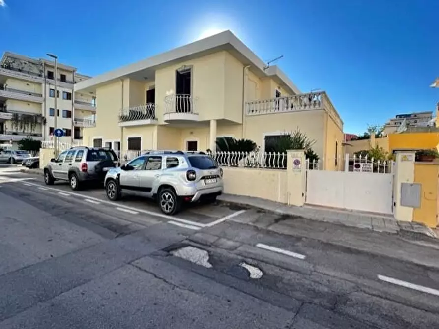 Immagine 3 di Villa in vendita  a Olbia