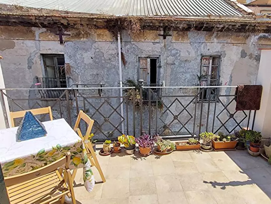 Immagine 24 di Camera in affitto  in Via Argenteria  19 a Palermo