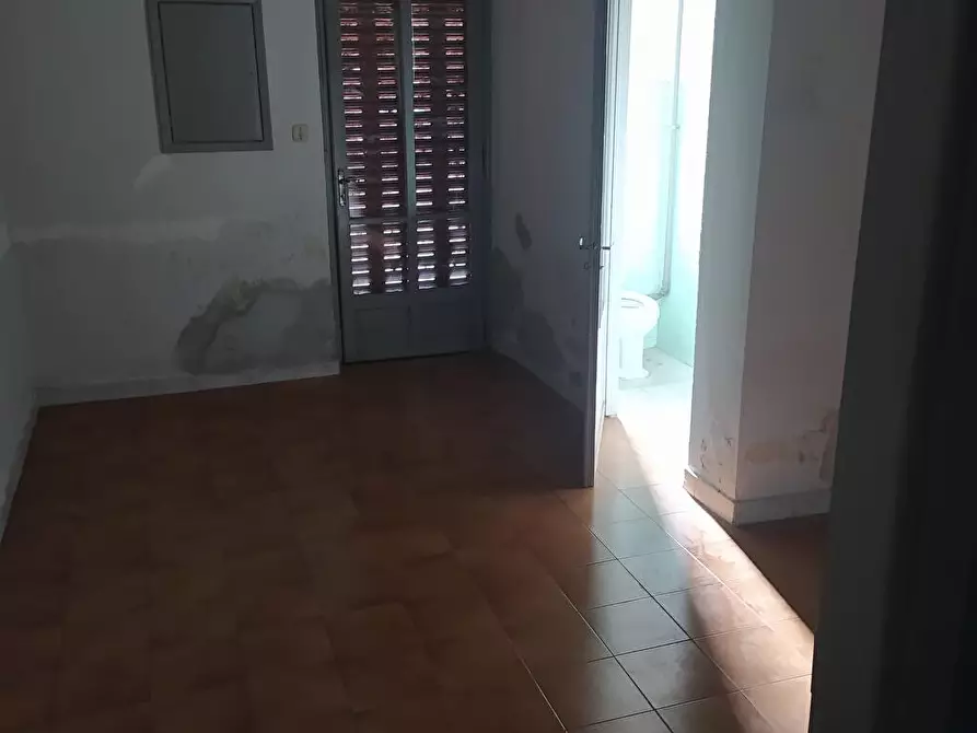 Immagine 3 di Locale commerciale in affitto  in strada valmanera 30 a Asti