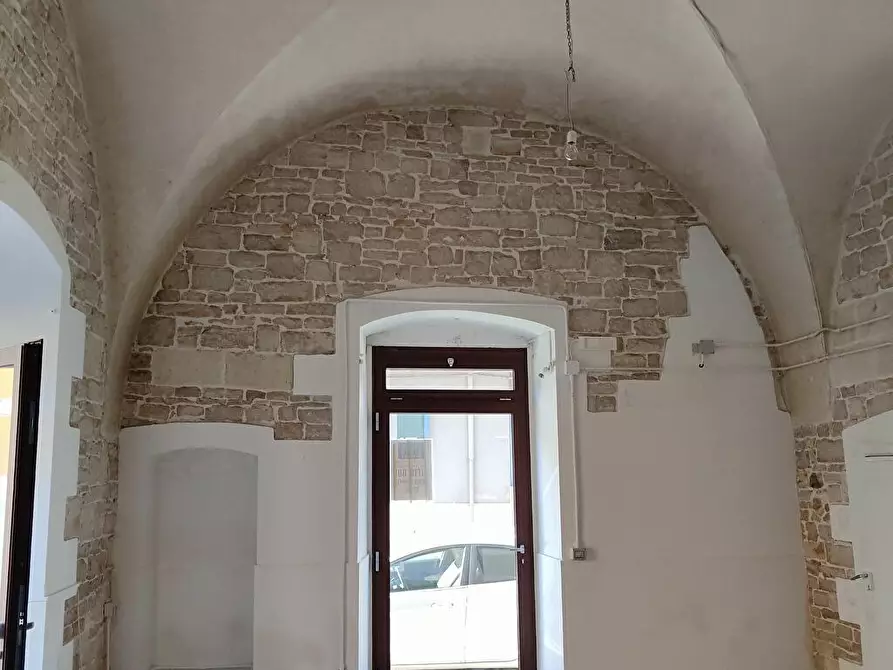 Immagine 12 di Attività commerciale in affitto  in Via Estramurale Lucatorto 30 B a Bitetto