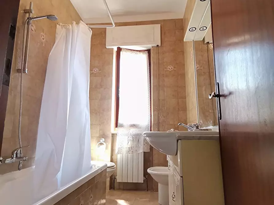 Immagine 7 di Abitazione tipica in affitto  in via rozzone 18 a Ortonovo