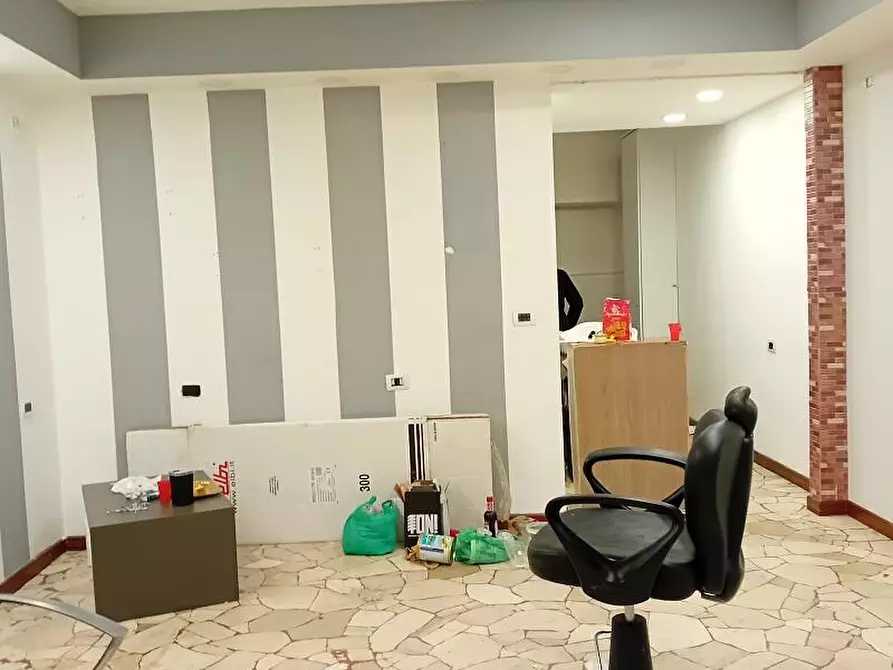 Immagine 5 di Negozio in vendita  in via Gian rinaldo Carli 39 a Milano