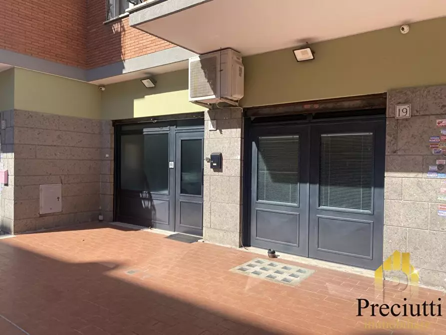 Immagine 1 di Negozio in vendita  in VIA FRANCESCO VETTORI 19 a Roma