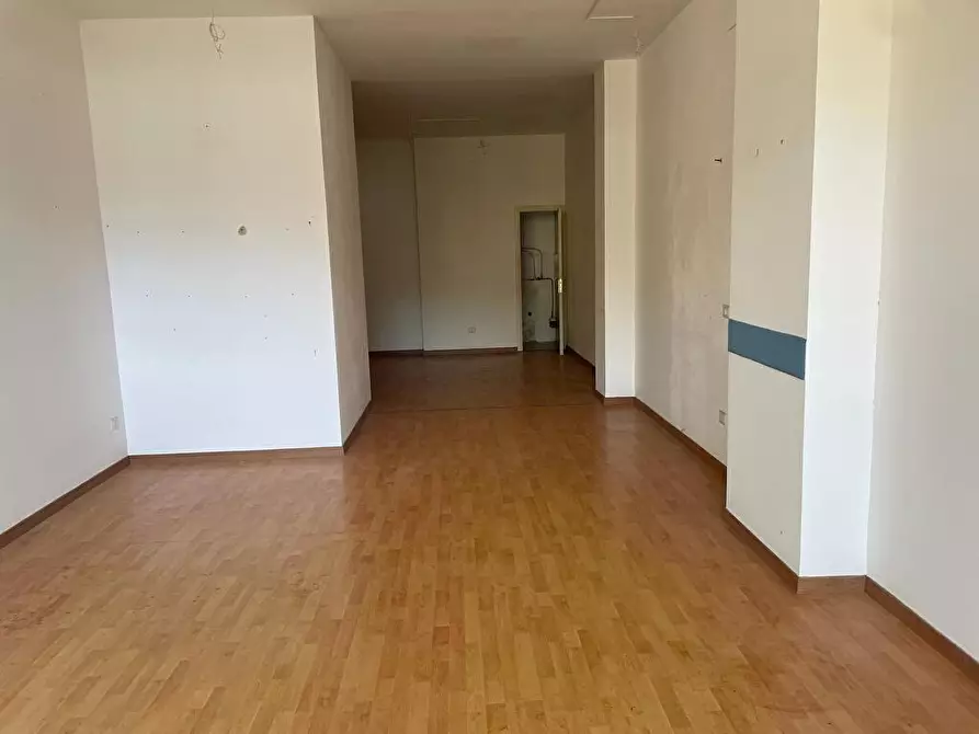 Immagine 3 di Negozio in affitto  in Via Nuova Panoramica  1020 a Messina