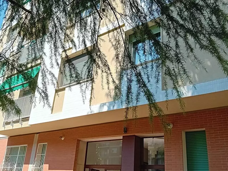 Immagine 2 di Appartamento in vendita  in via Gaetano Salvemni  5 a Milano