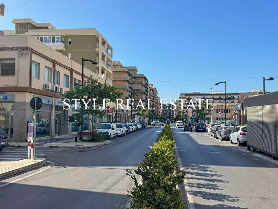 Immagine 2 di Locale commerciale in vendita  in VIA TISIA 180 a Siracusa