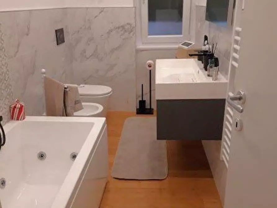 Immagine 8 di Trilocale in vendita  in VIA DELLA LIOBERTA' 23 a Rapallo