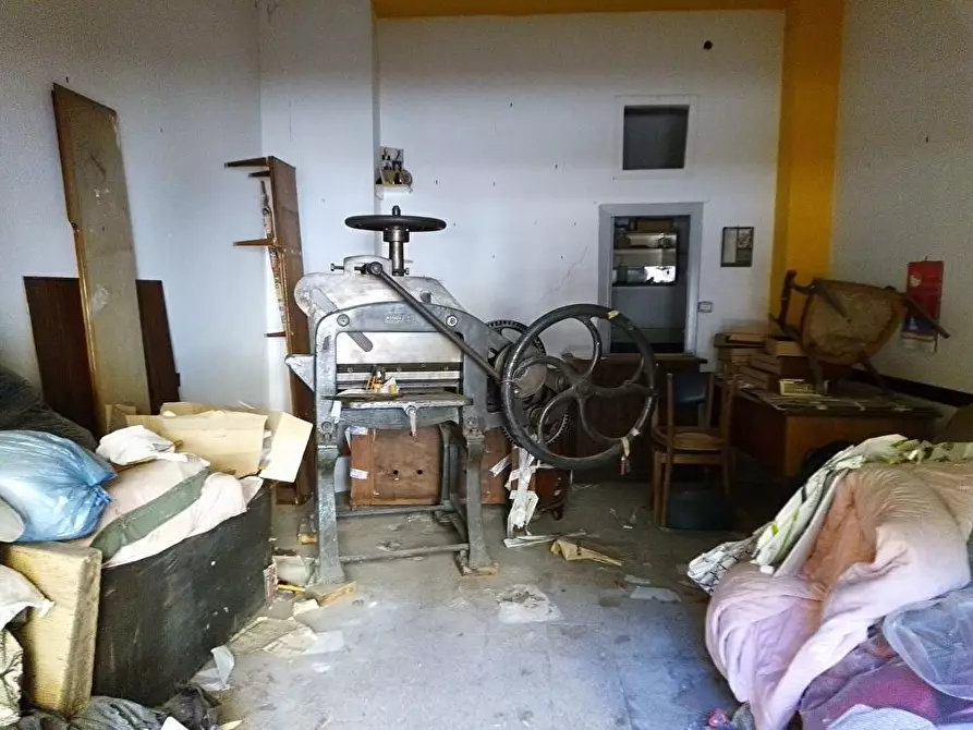 Immagine 3 di Deposito in vendita  in Via Corso Umberto I 1 a Sarno