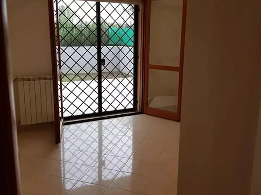 Immagine 3 di Appartamento in affitto  a Roma