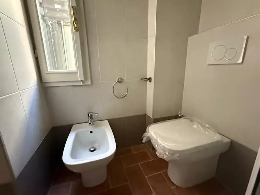 Immagine 9 di Appartamento in affitto  a Parma