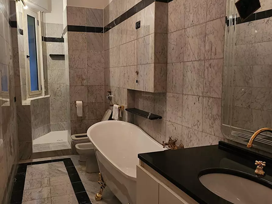 Immagine 13 di Abitazione tipica in affitto  in Viale vittorio veneto 8 a Milano