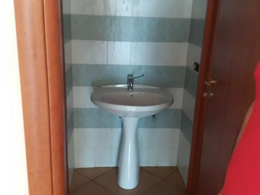 Immagine 5 di Attività artigianale in affitto  in Viale del Basento 118 a Potenza