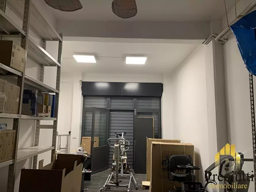 Immagine 11 di Magazzino in vendita  in VIA DI BRAVETTA 244 a Roma