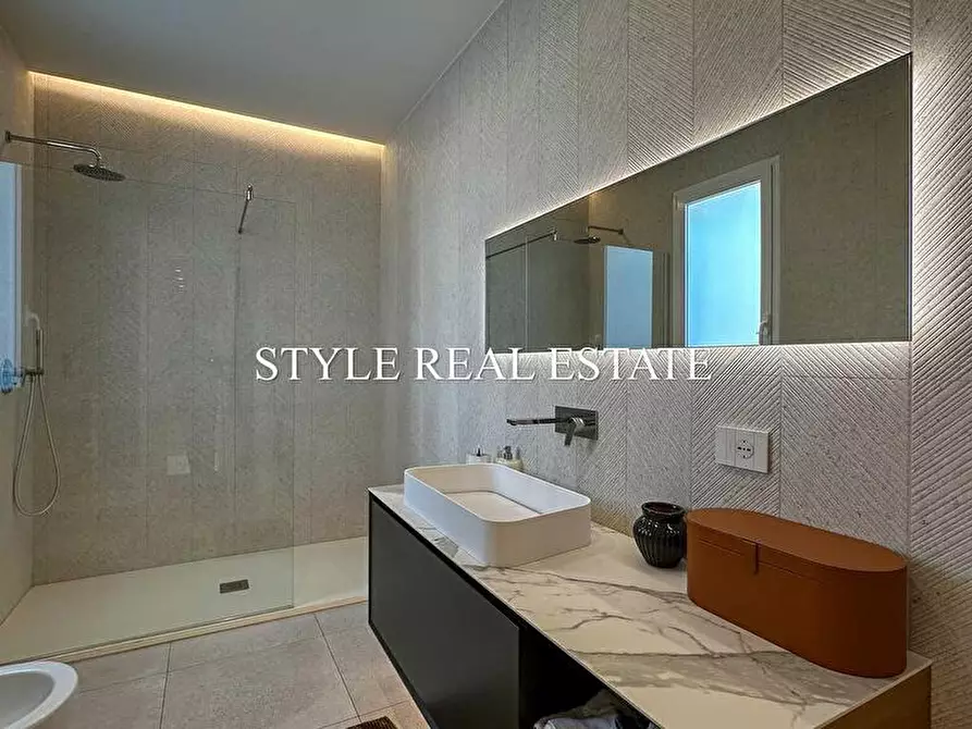 Immagine 26 di Villa in vendita  in Professore Lino Romano 25 a Siracusa