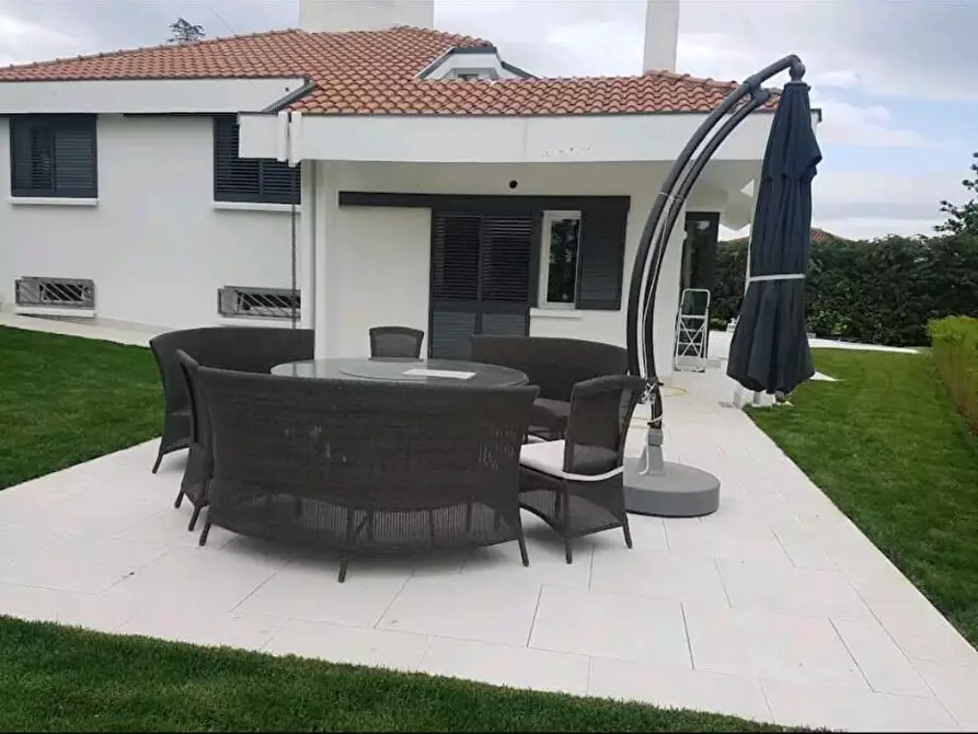 Immagine 21 di Villa in affitto  a Coriano