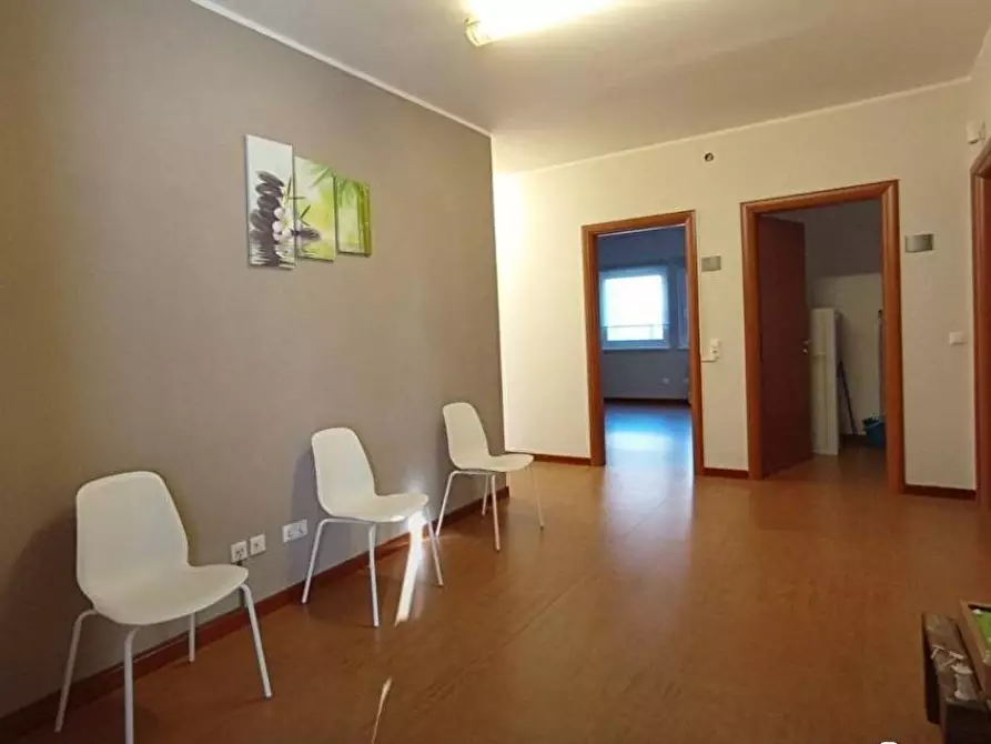 Immagine 4 di Ufficio in affitto  in Via Porta Napoli  14 a L'aquila