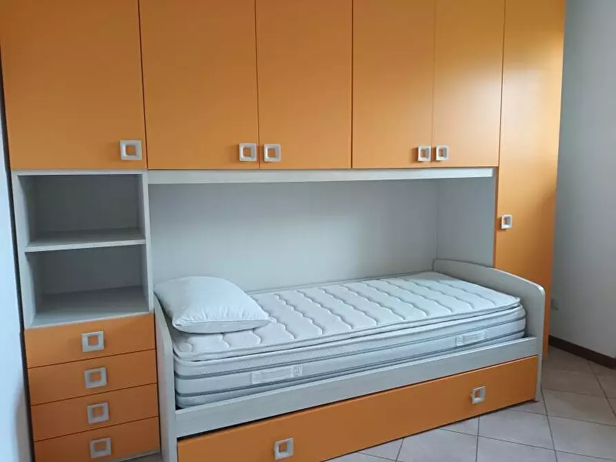 Immagine 9 di Appartamento in affitto  in via Senigallia 9 a Milano