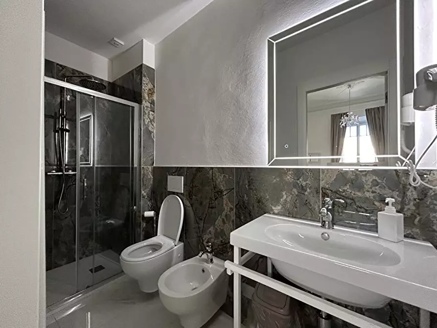 Immagine 7 di Albergo/B&B/Residence in vendita  in via silvio pellico  62 a Viareggio