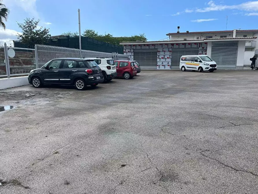 Immagine 12 di Locale commerciale in affitto  in via lucania 1 a Melito Di Napoli