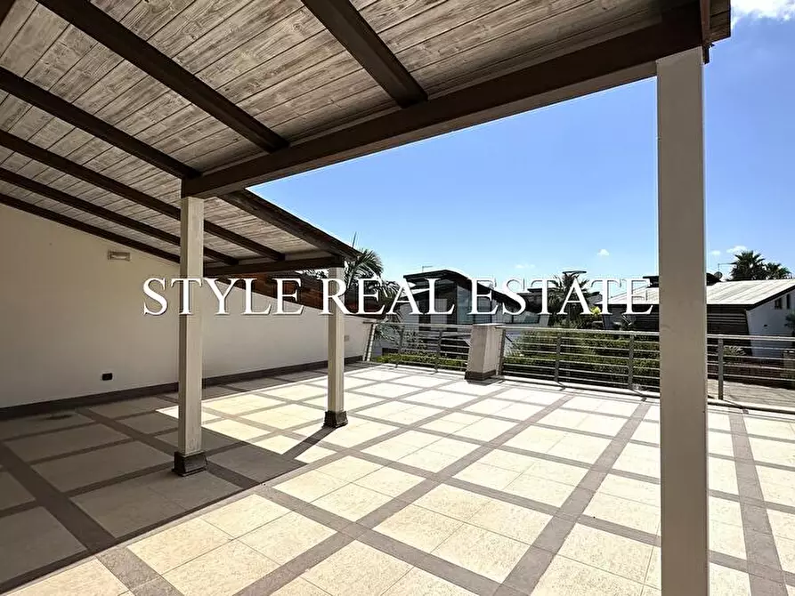 Immagine 4 di Villa in vendita  in via nino consiglio - a Siracusa