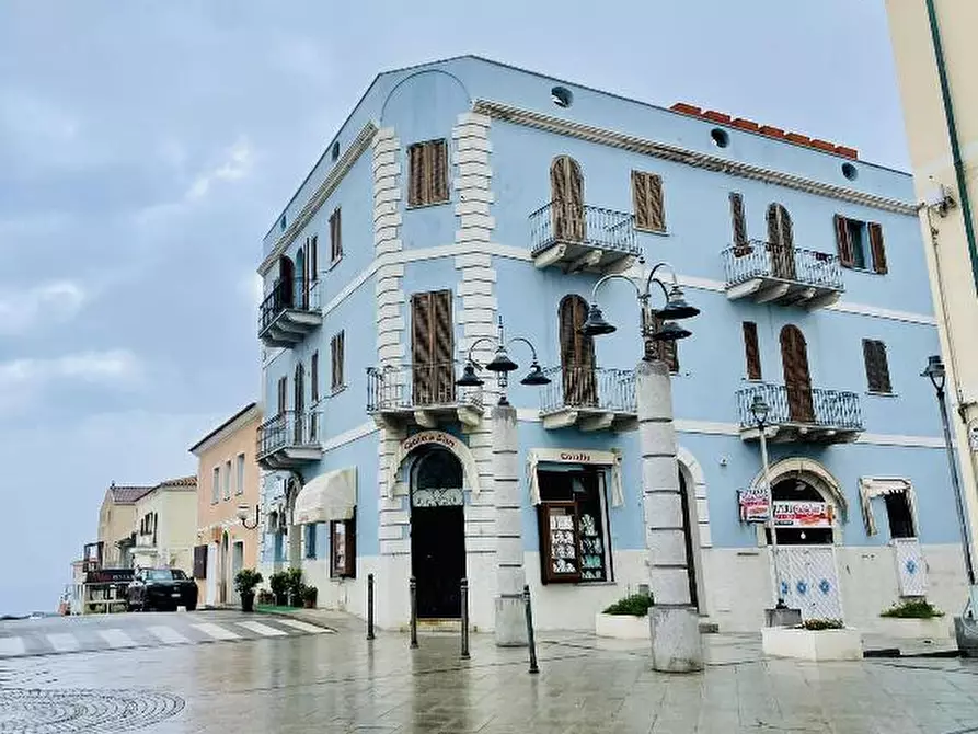 Immagine 1 di Attività commerciale in affitto  in Via Italia  1 a Santa Teresa Gallura