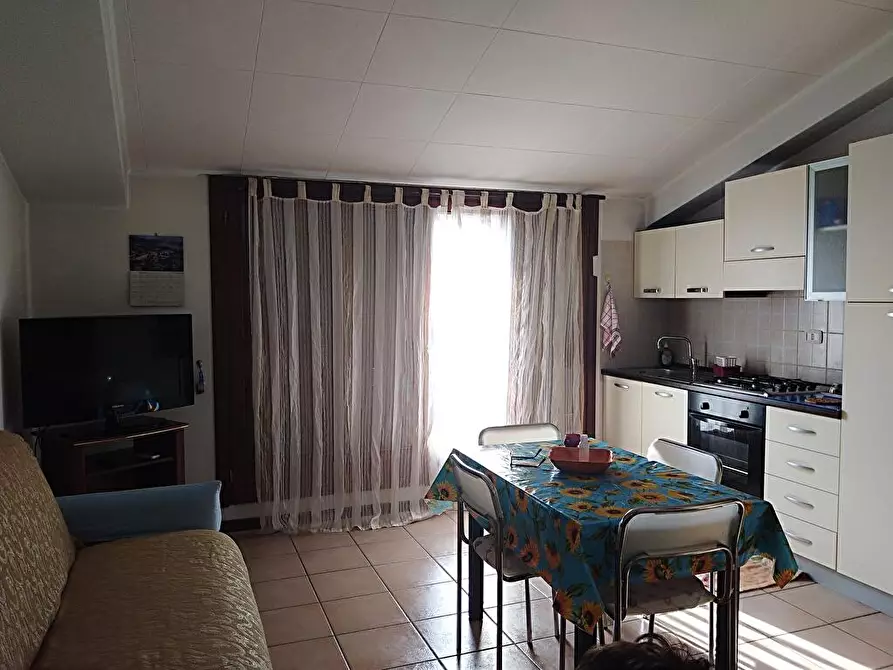 Immagine 5 di Appartamento in affitto  in Via Caravaggio 8 a Sirmione