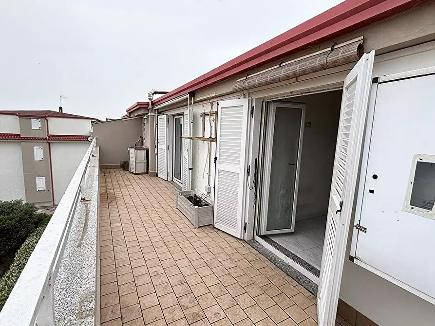 Immagine 8 di Appartamento in vendita  in Via Lago Patria 130 a Giugliano In Campania