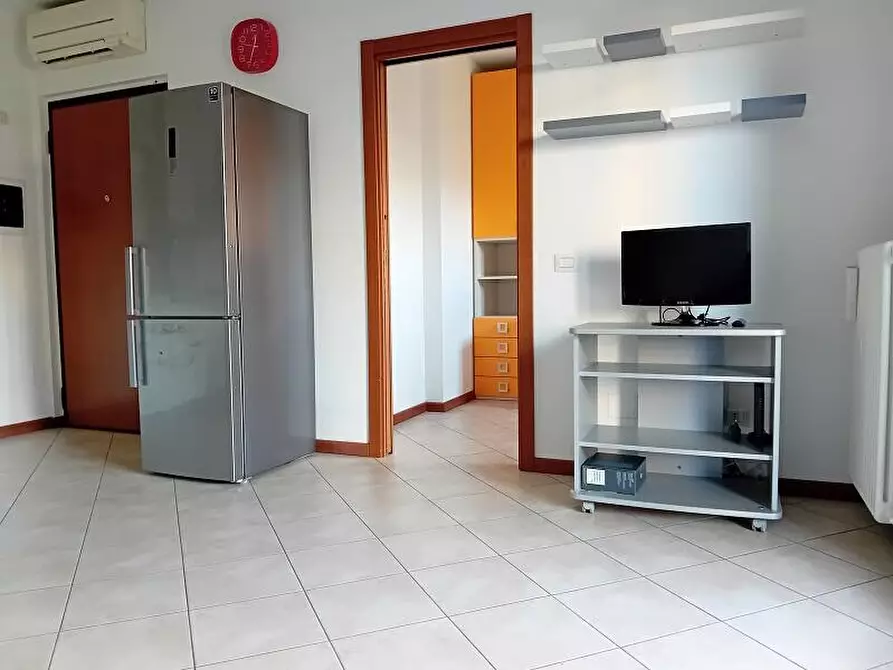 Immagine 6 di Appartamento in affitto  in via Senigallia 9 a Milano