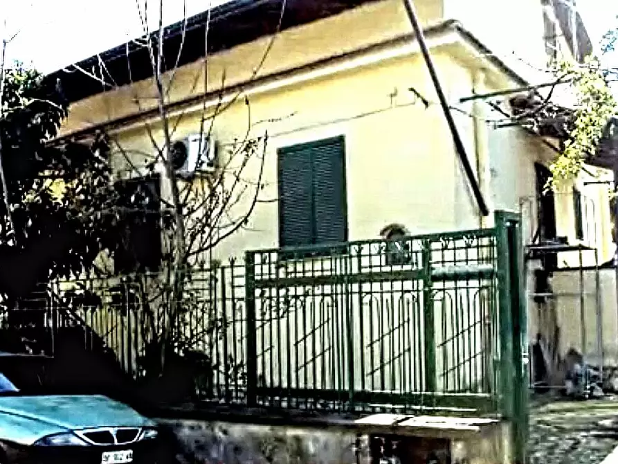 Immagine 1 di Villa in vendita  in via Gaetano Quagliariello 73 a Napoli