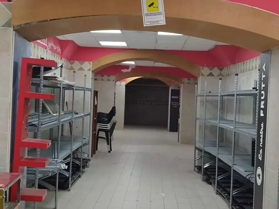 Immagine 6 di Locale commerciale in affitto  in Via Laudisio 25 a Sarno