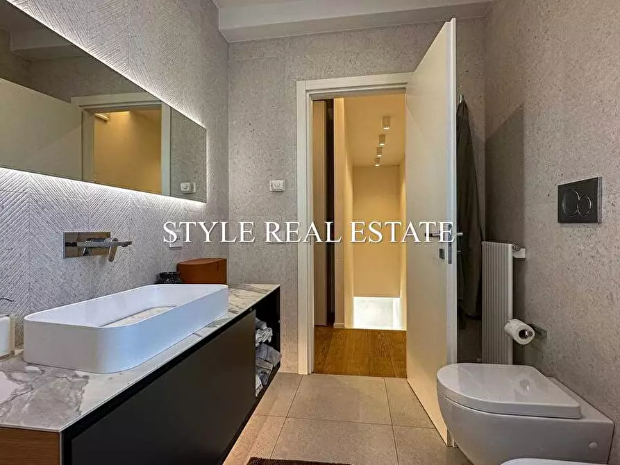 Immagine 27 di Villa in vendita  in Professore Lino Romano 25 a Siracusa