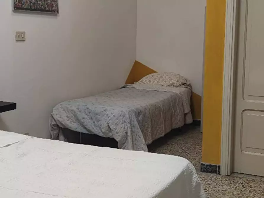 Immagine 4 di Camera in affitto  in Via romana 720 a Lucca