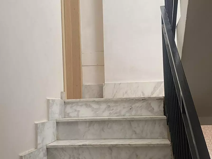 Immagine 9 di Camera in affitto  in vico Massarenghi 23 a Bitonto