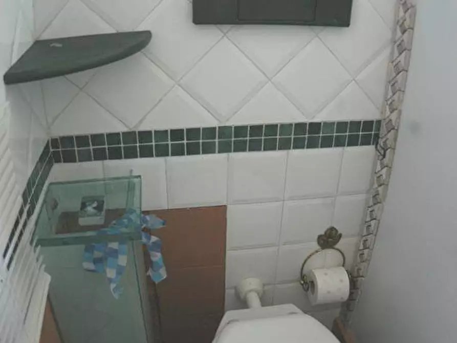 Immagine 9 di Locale commerciale in affitto  in VIA DELLA MOLETTA  15 a Roma