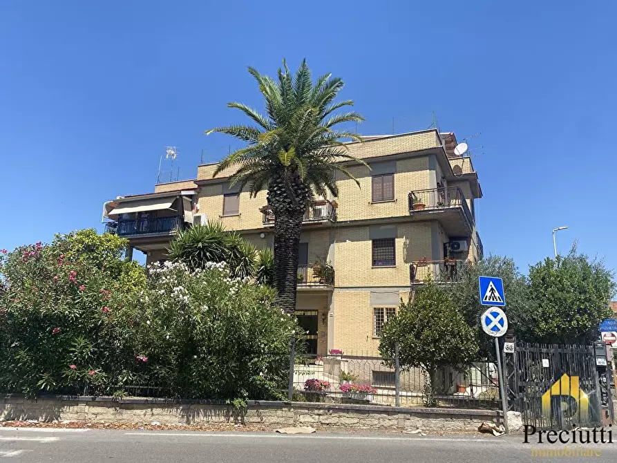 Immagine 1 di Appartamento in affitto  in VIA DEGLI ALDOBRANDESCHI 66 a Roma