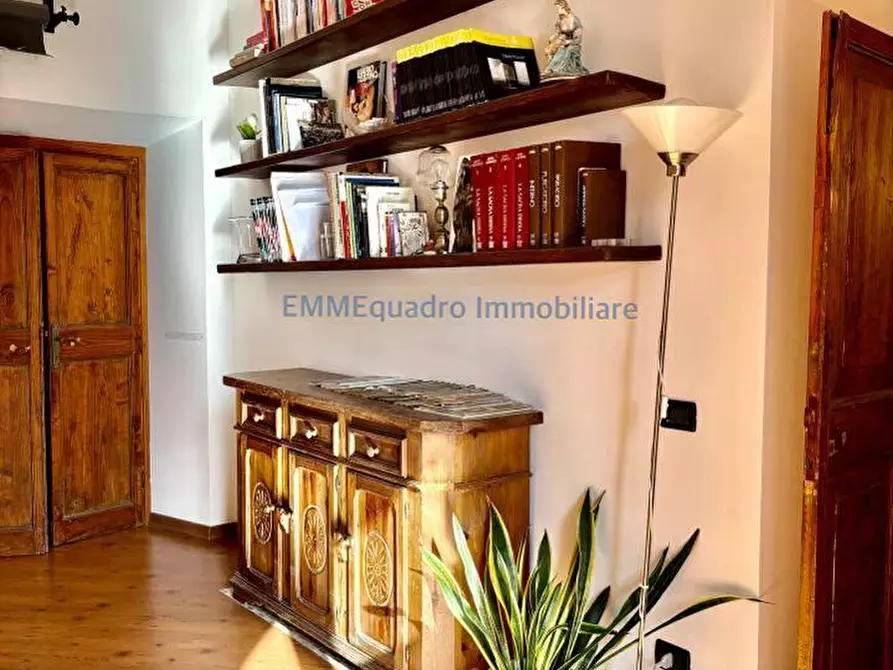 Immagine 2 di Appartamento in vendita  in via Roma a Terracina