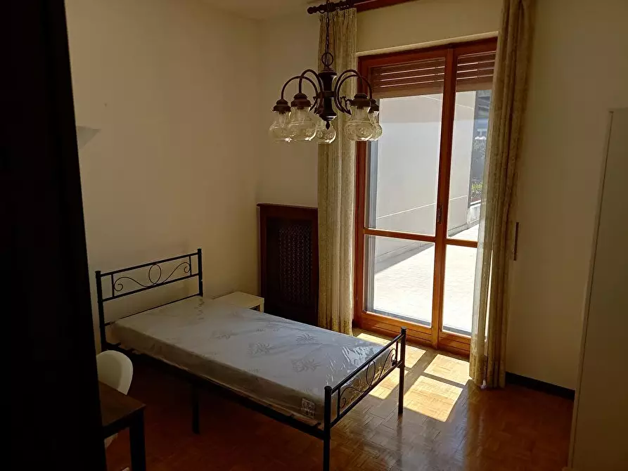 Immagine 5 di Appartamento in affitto  in Viale  della libertà  17 a Pavia