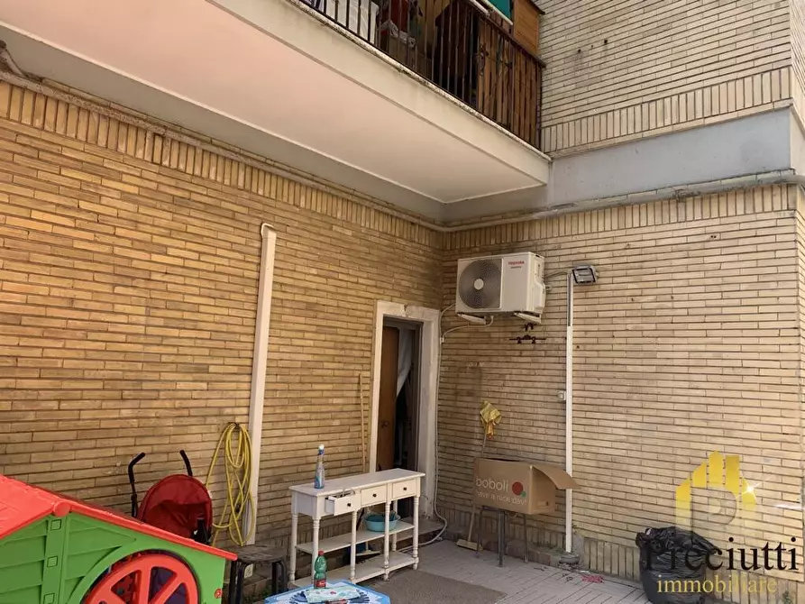 Immagine 8 di Negozio in vendita  in VIA CAMILLO SERAFINI 63 a Roma