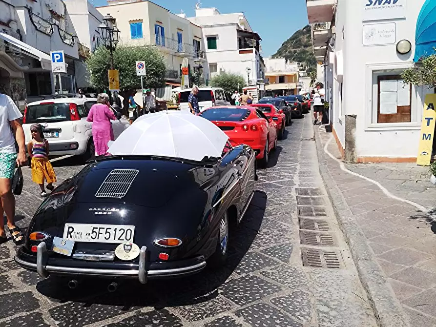 Immagine 11 di Attività commerciale in affitto  in Corso Angelo Rizzoli 35 a Lacco Ameno