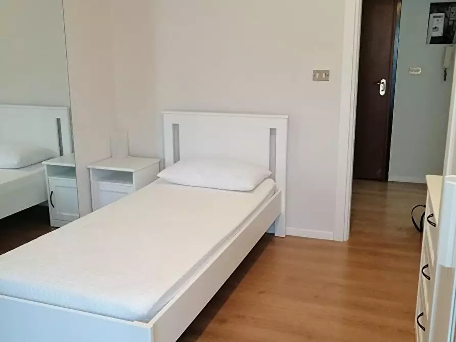 Immagine 5 di Camera in affitto  a Reggio Di Calabria