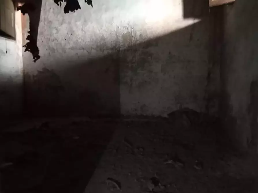 Immagine 6 di Locale commerciale in vendita  in Via Abignente 9 a Sarno