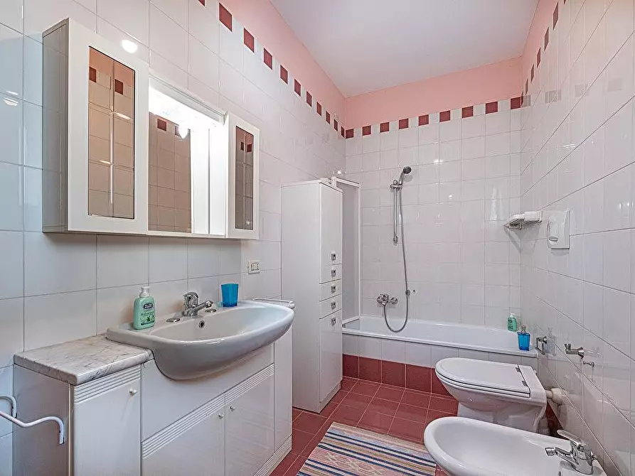 Immagine 13 di Appartamento in affitto  a Vicenza